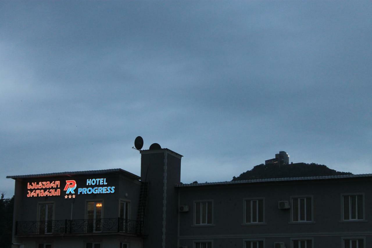 Hotel Progress Batoemi Buitenkant foto