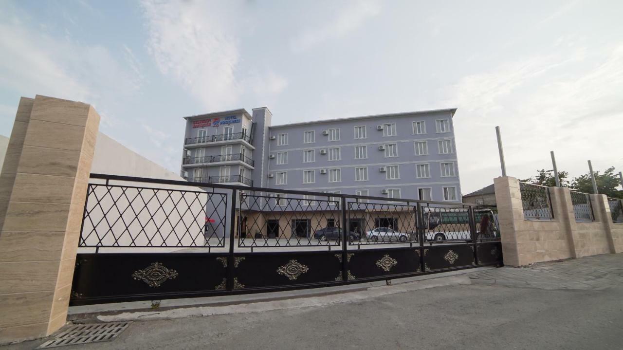 Hotel Progress Batoemi Buitenkant foto